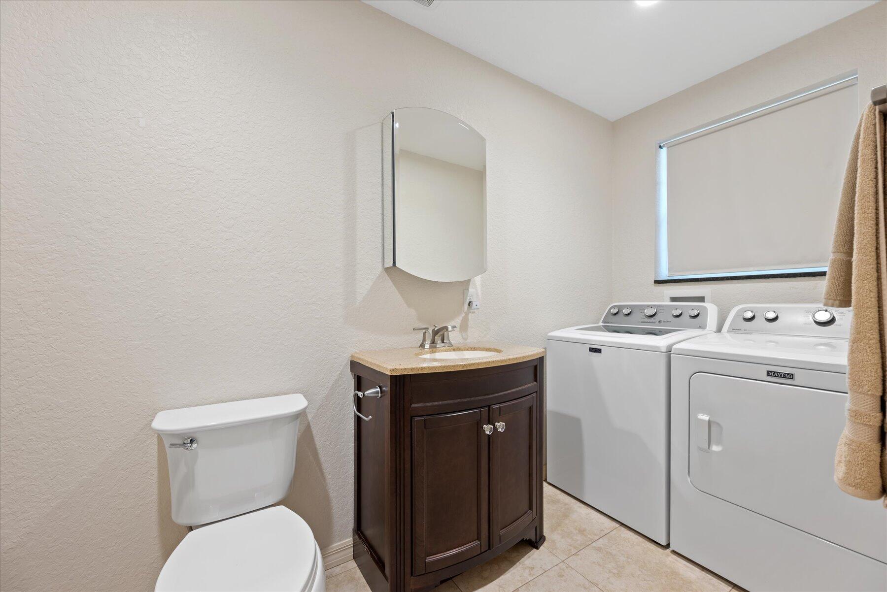 WHITE FENCES / DEER RUN 2 - Residential