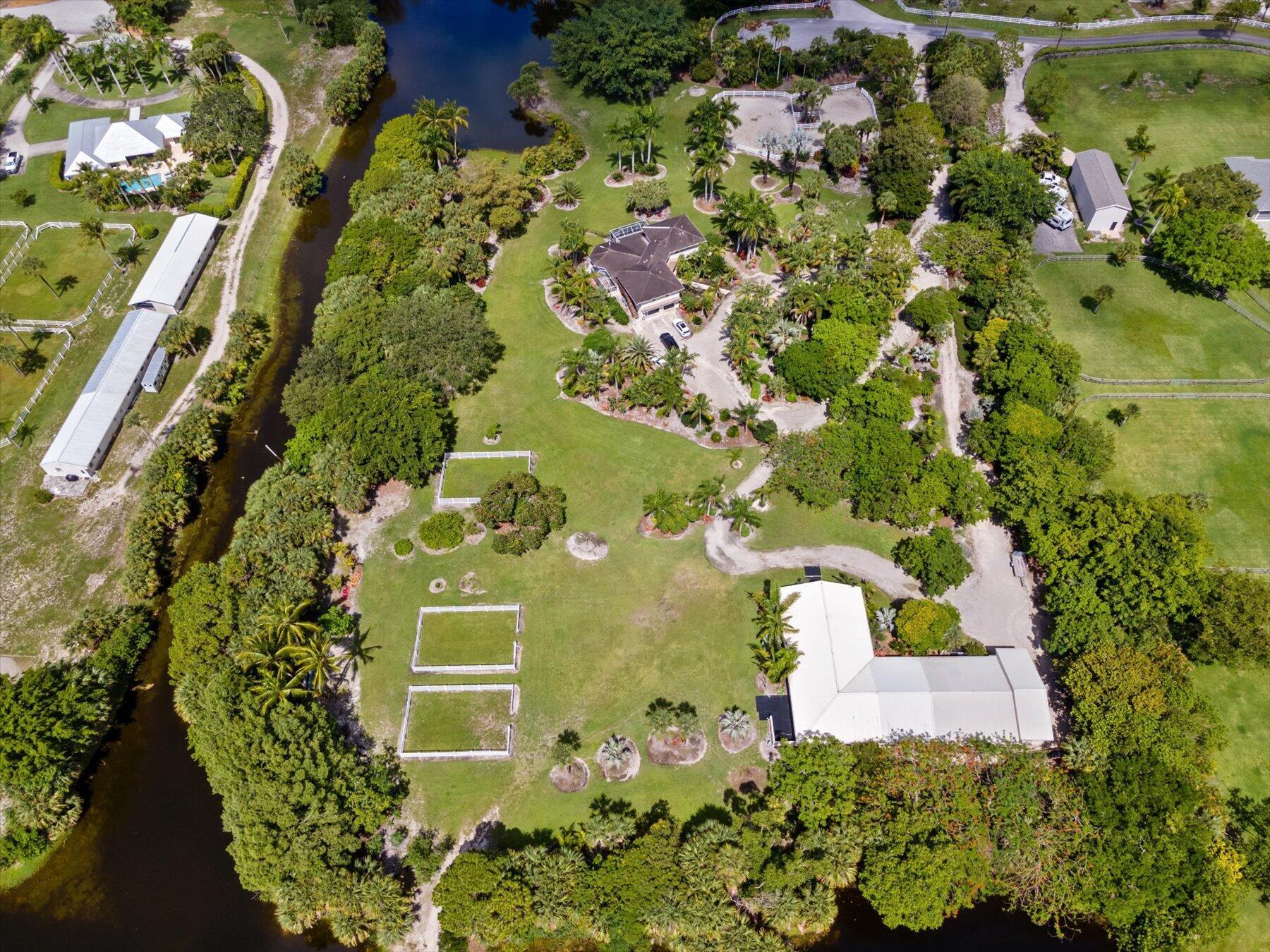 WHITE FENCES / DEER RUN 2 - Residential