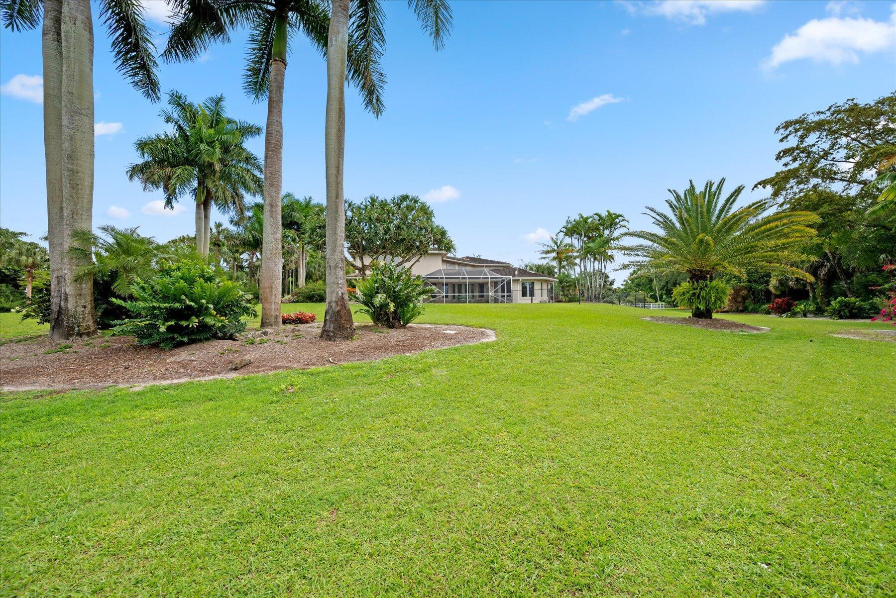 WHITE FENCES / DEER RUN 2 - Residential