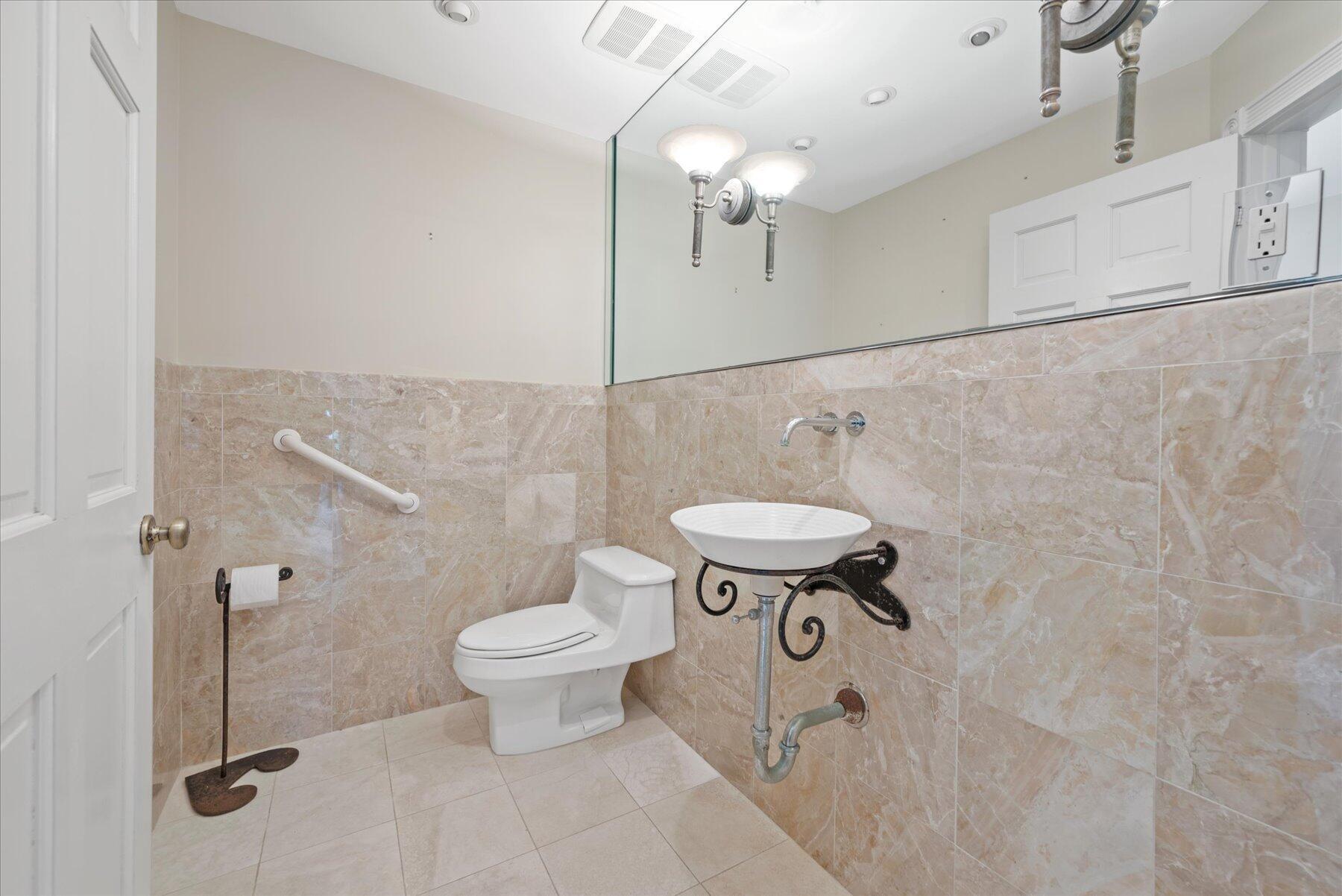 WHITE FENCES / DEER RUN 2 - Residential