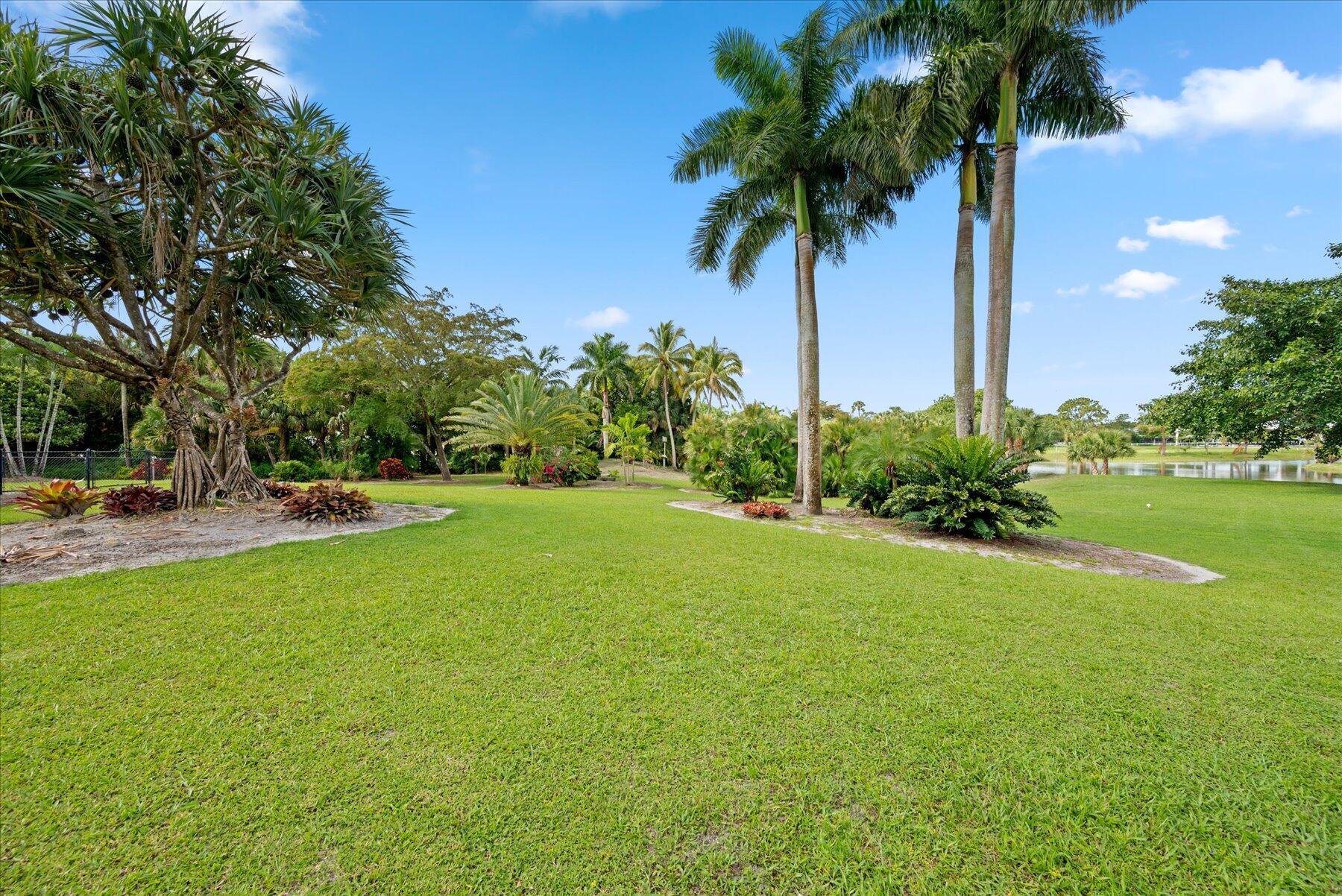 WHITE FENCES / DEER RUN 2 - Residential