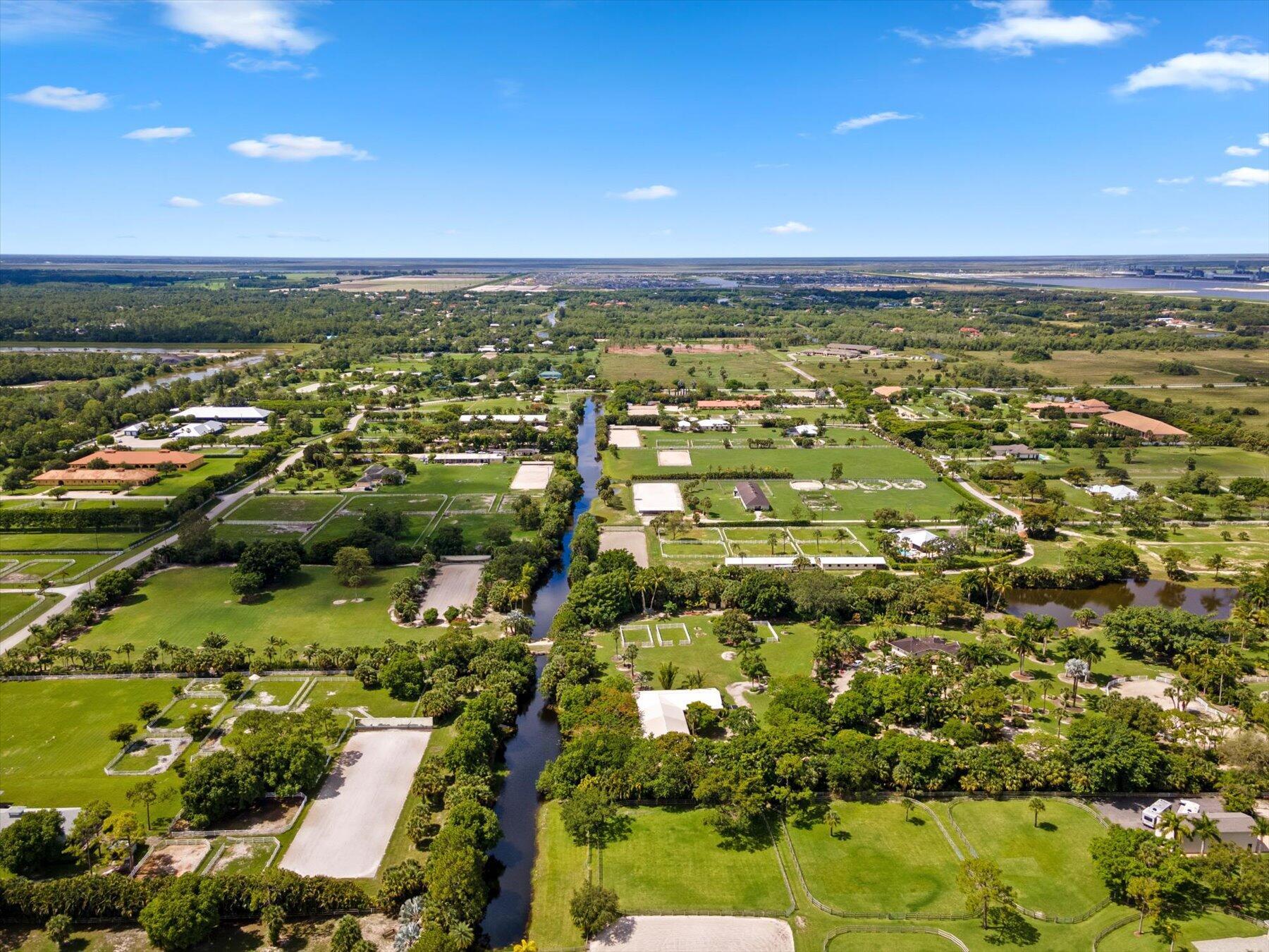 WHITE FENCES / DEER RUN 2 - Residential