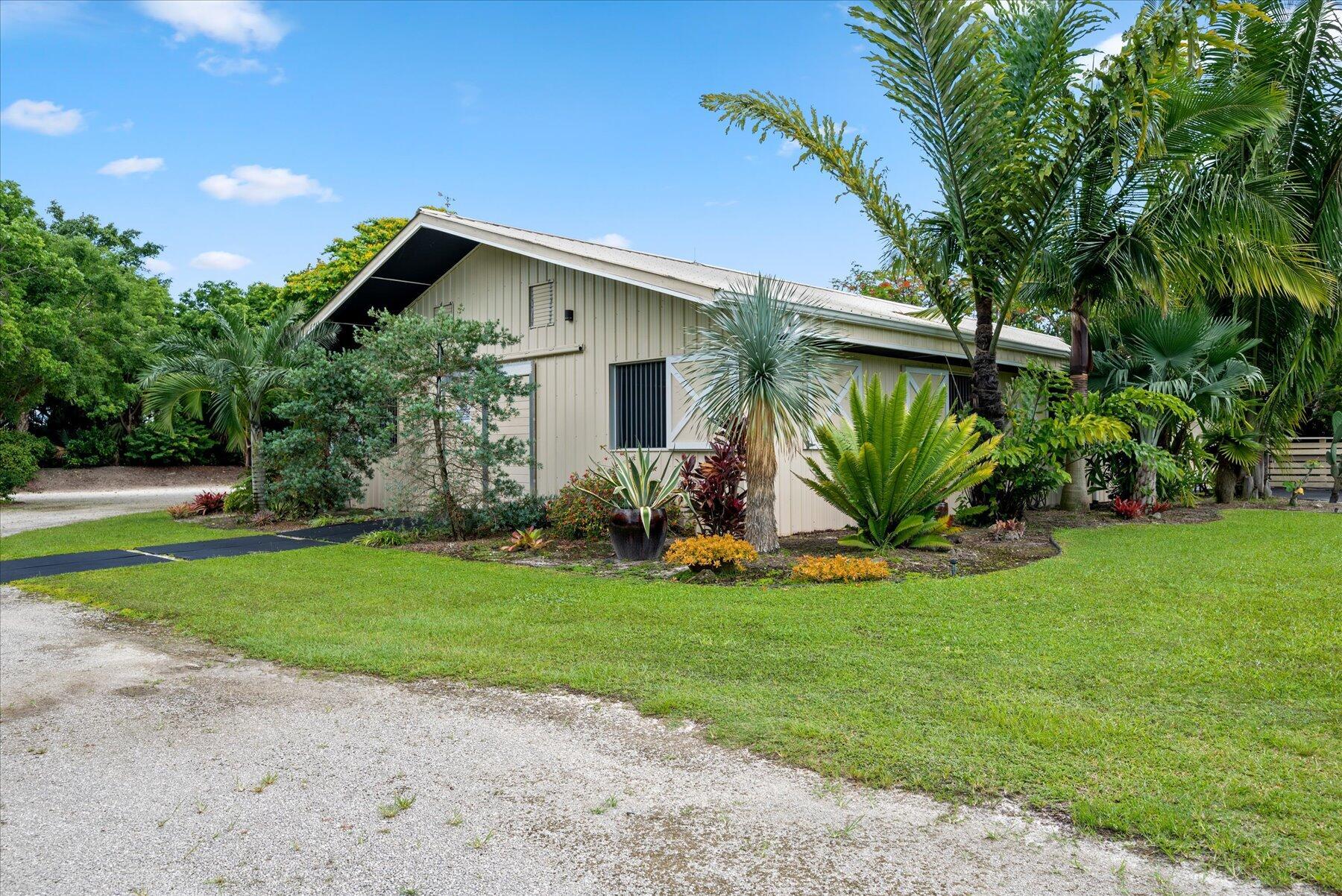 WHITE FENCES / DEER RUN 2 - Residential