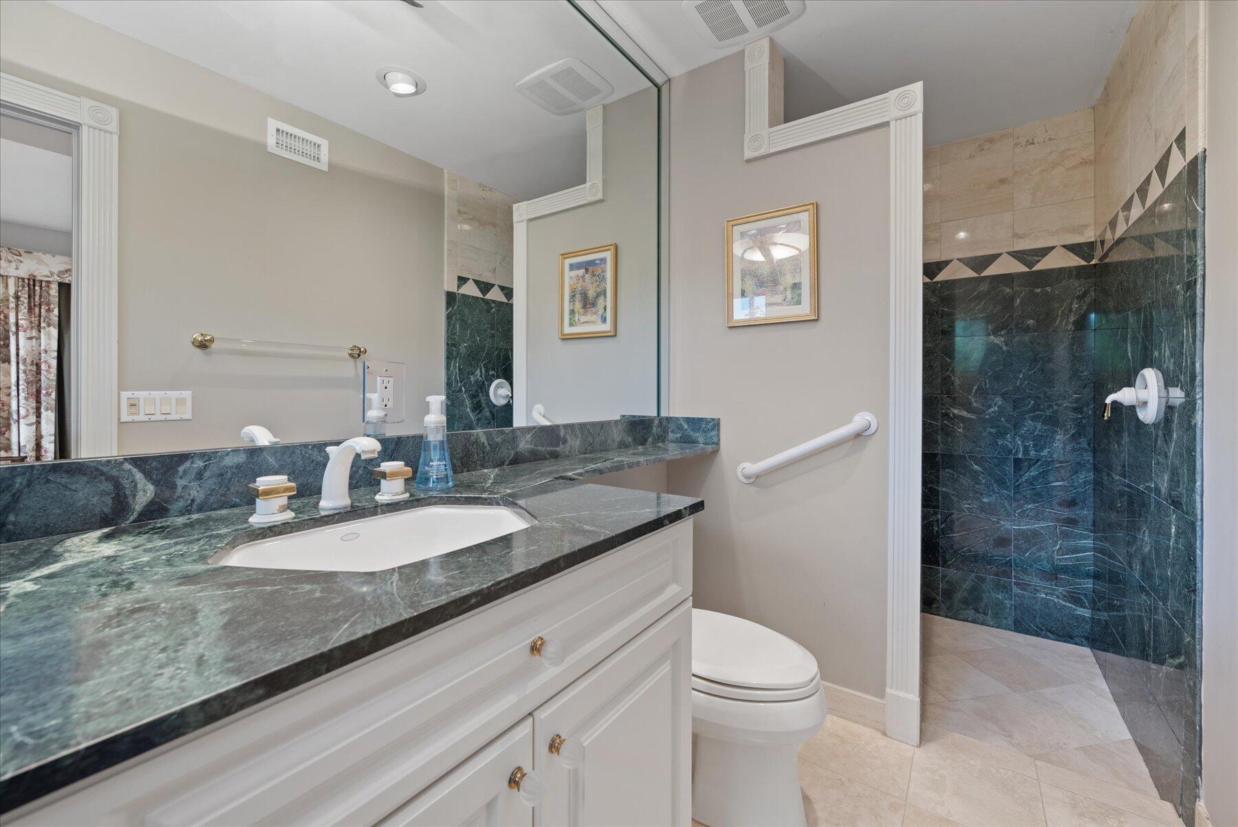 WHITE FENCES / DEER RUN 2 - Residential