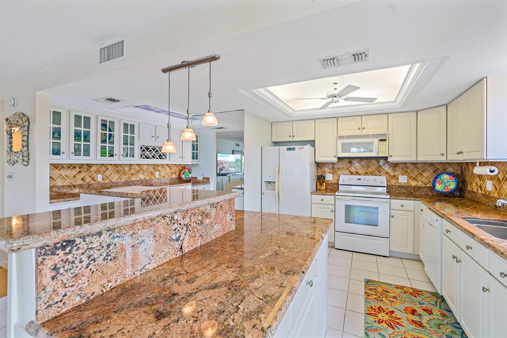 ISLAND HOUSE SOUTHWEST CONDO - Residential