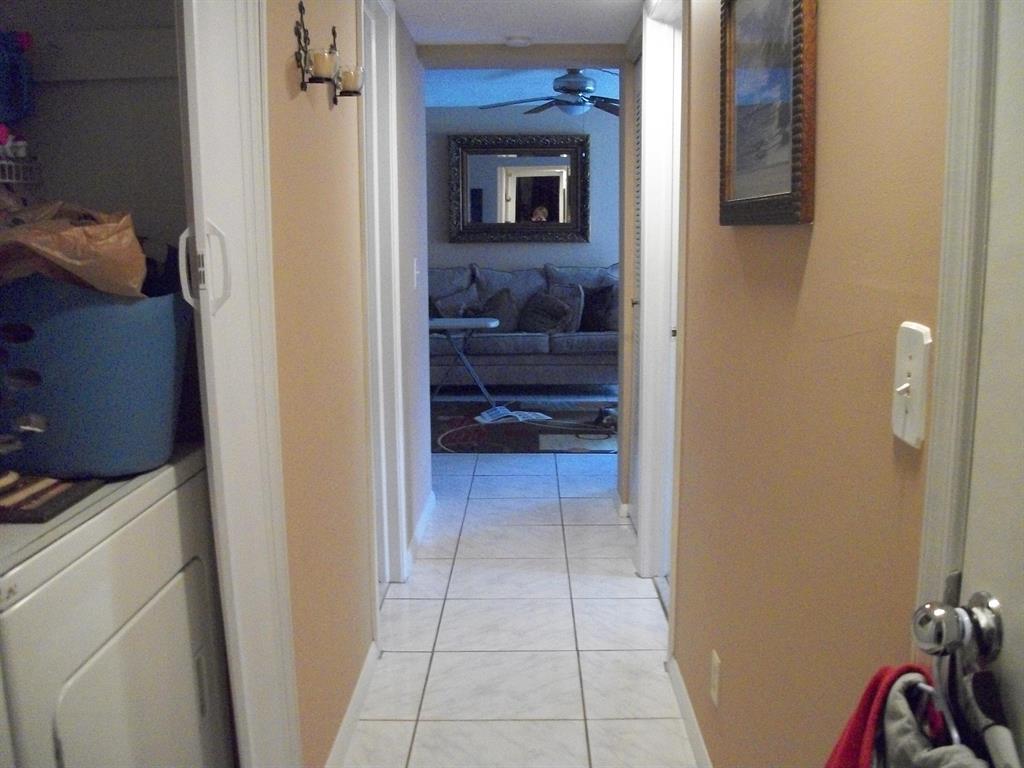 BANYAN COURTS CONDO - Residential