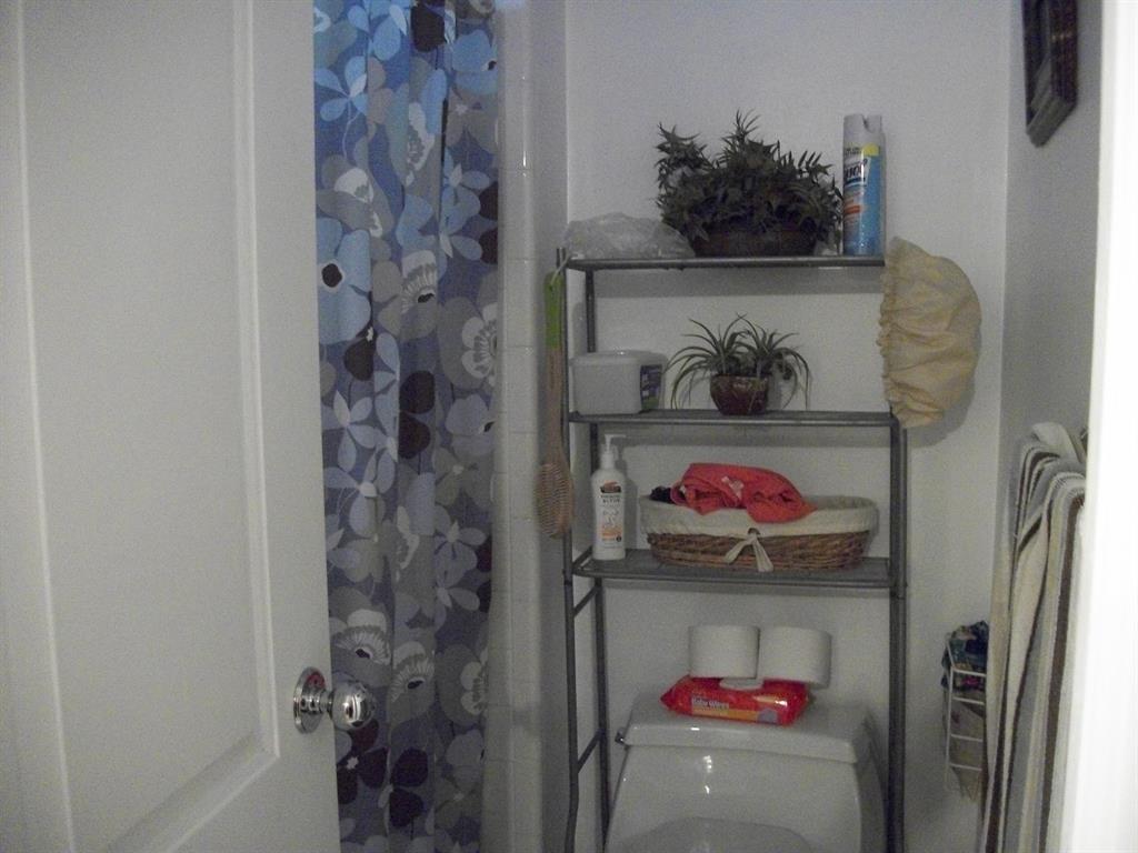 BANYAN COURTS CONDO - Residential