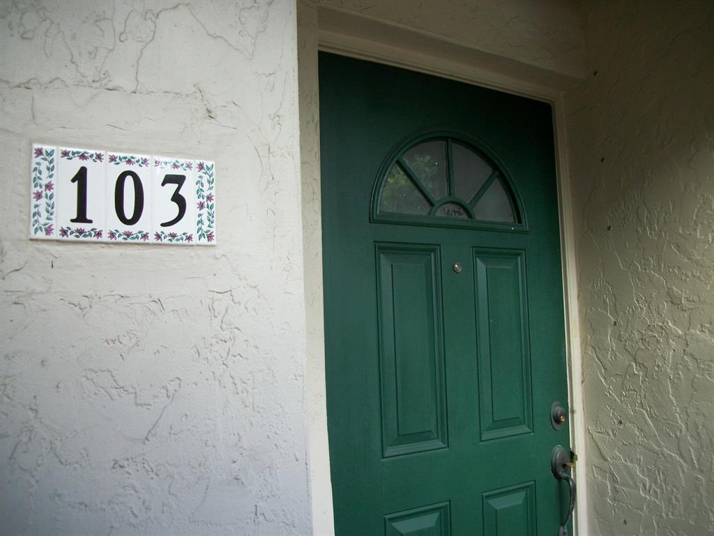 BANYAN COURTS CONDO - Residential