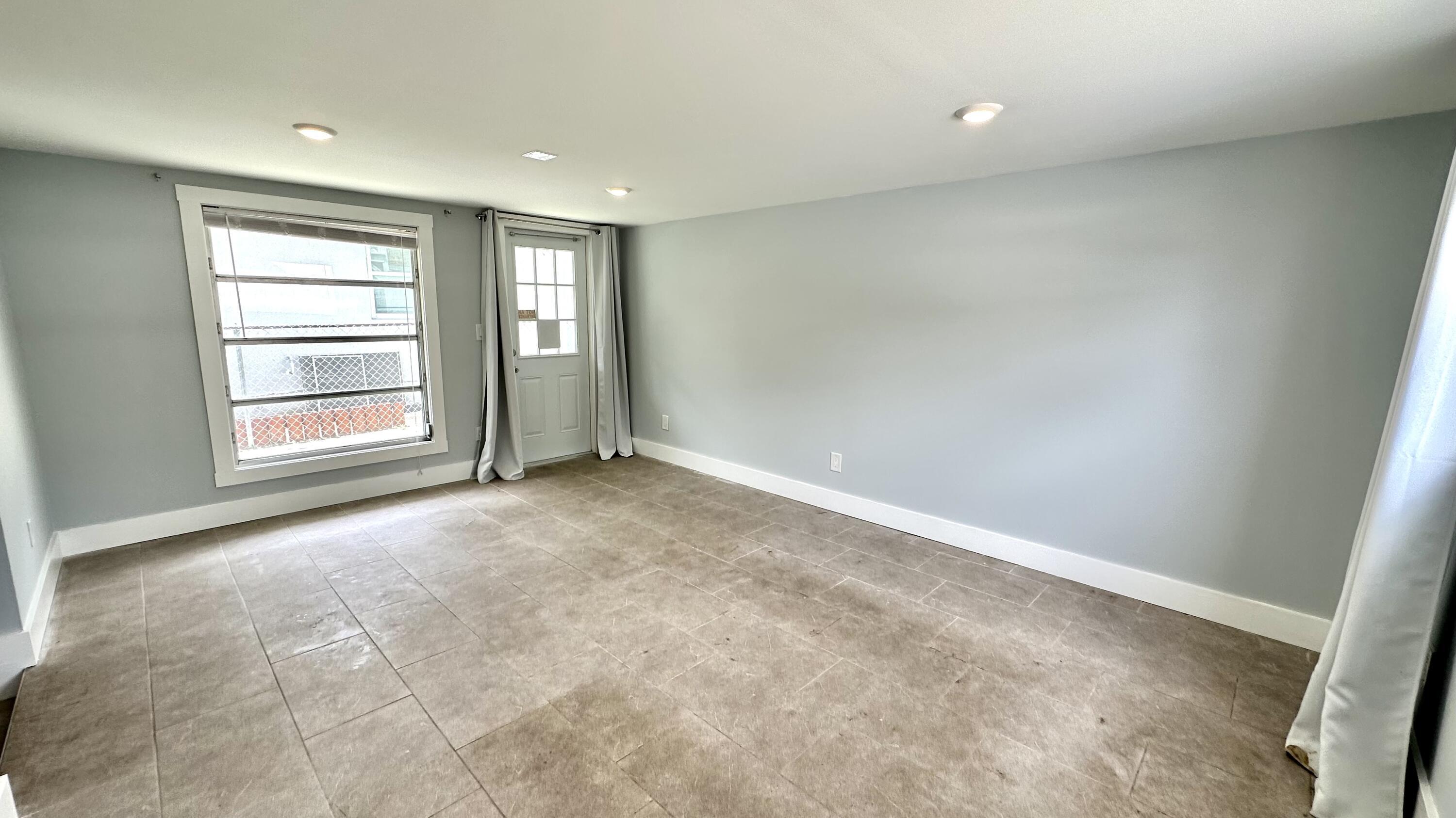 LAKE WORTH TOWN OF - Residential Lease