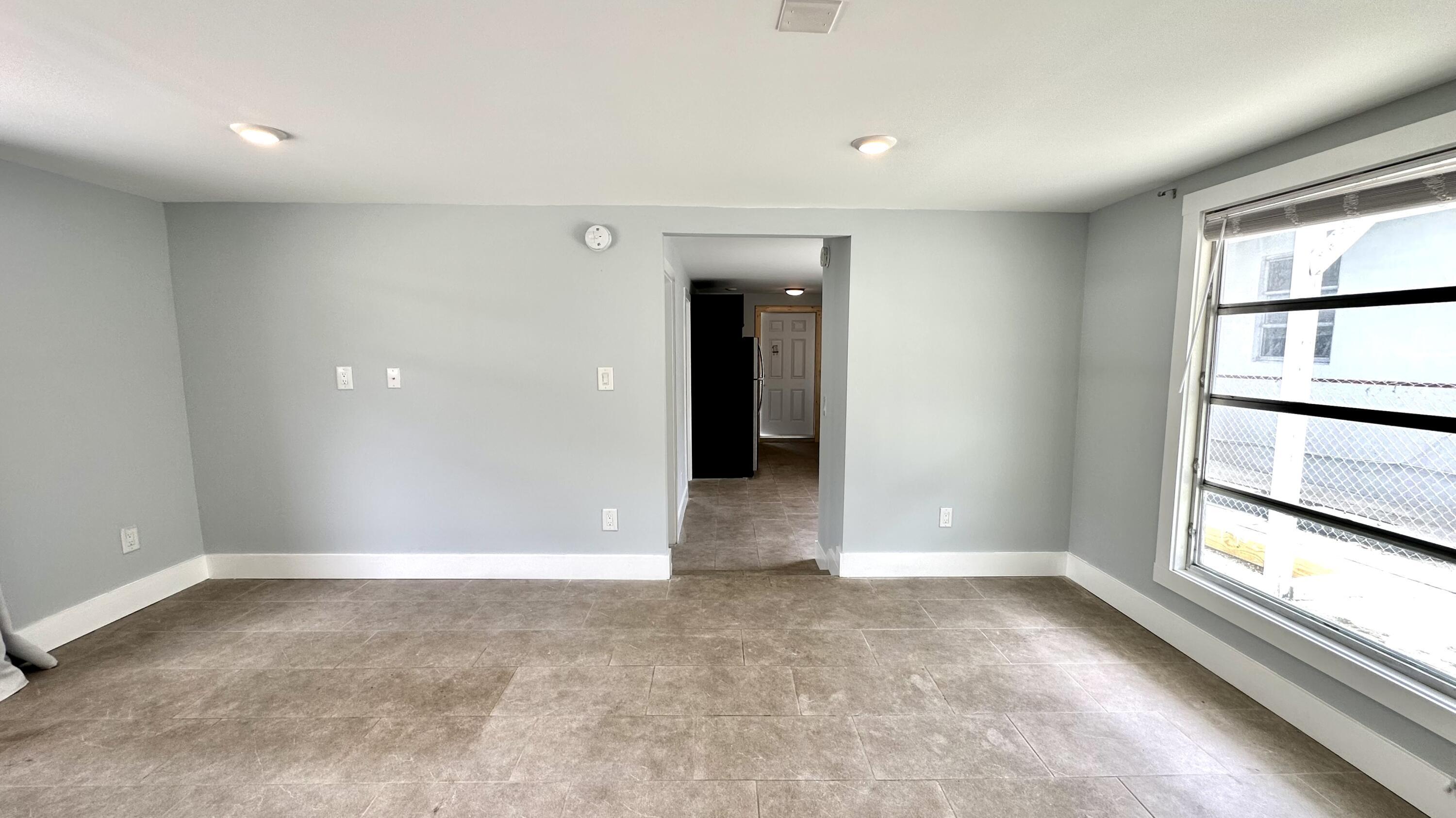 LAKE WORTH TOWN OF - Residential Lease