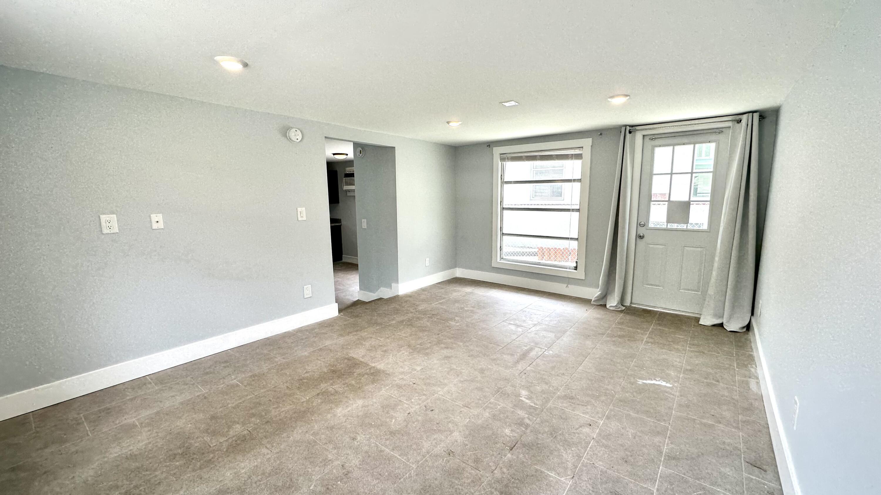 LAKE WORTH TOWN OF - Residential Lease