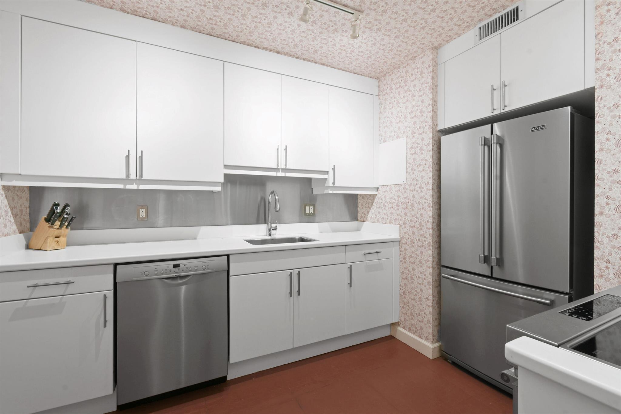 OCEAN TOWERS NORTH - Residential Lease