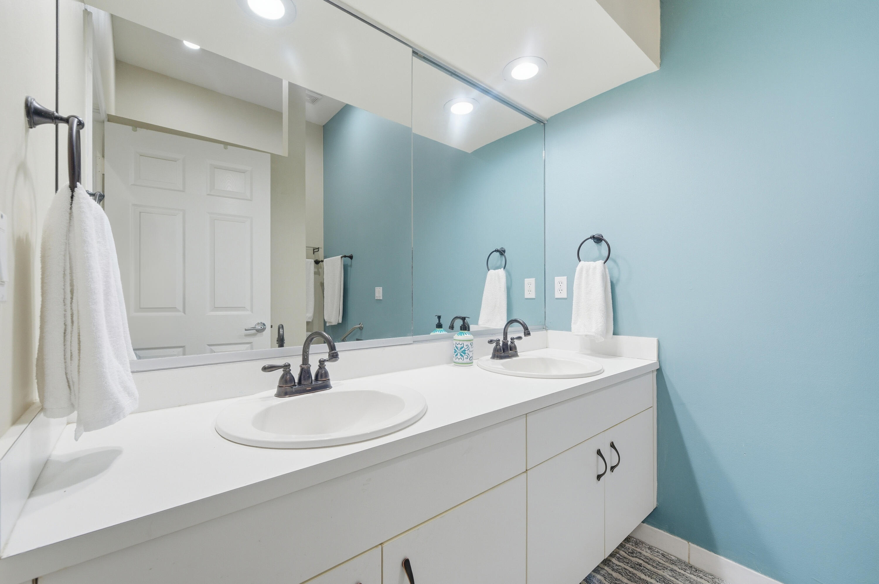 LANTERN WALK 2 - Residential