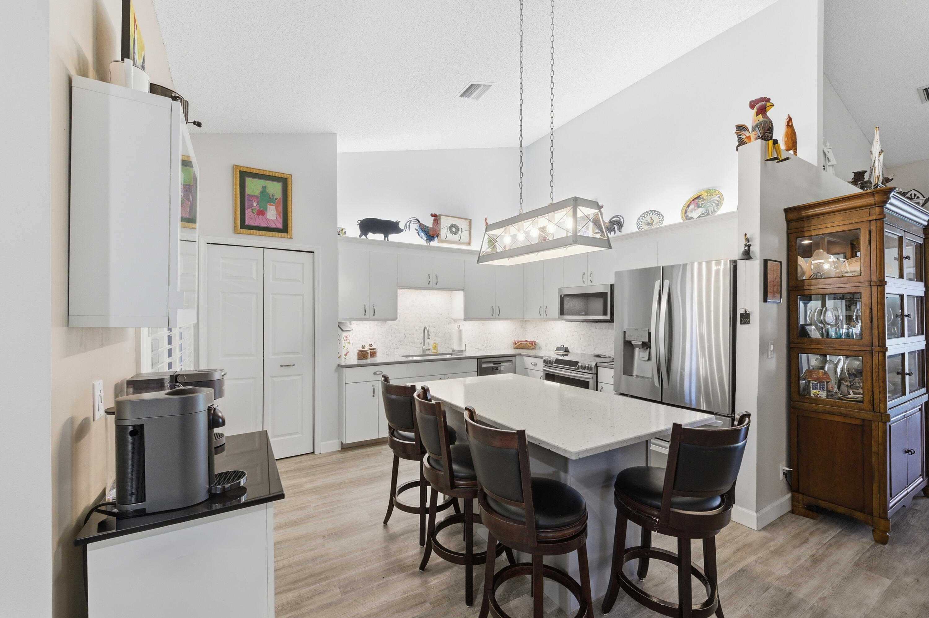 LANTERN WALK 2 - Residential