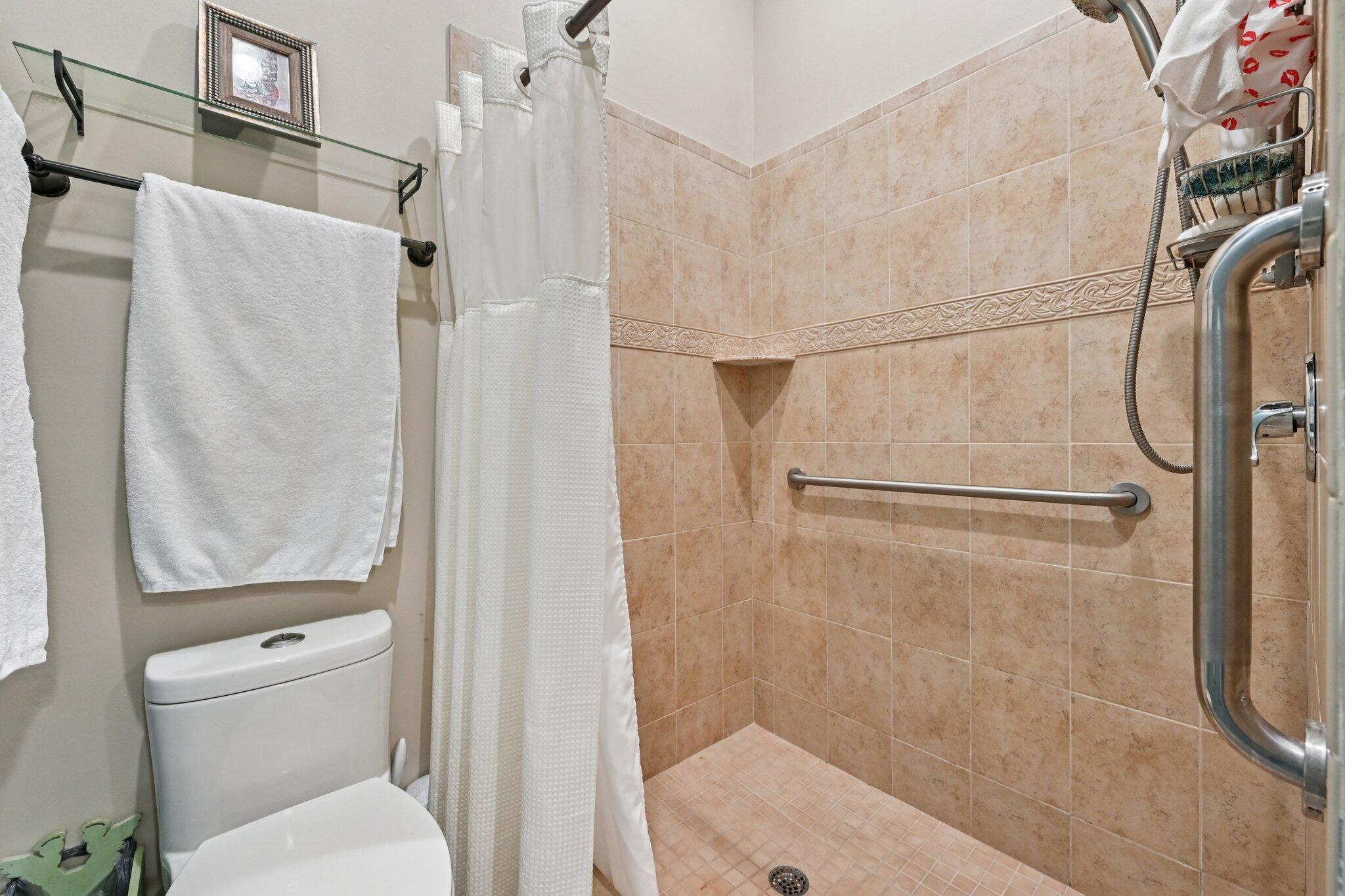 LANTERN WALK 2 - Residential