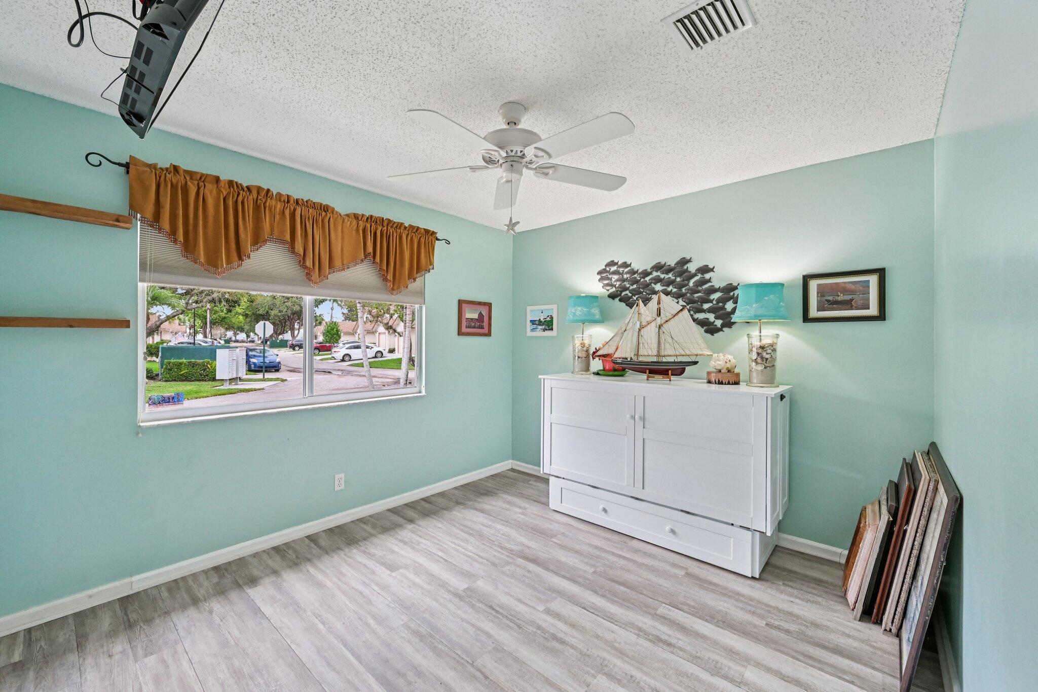 LANTERN WALK 2 - Residential