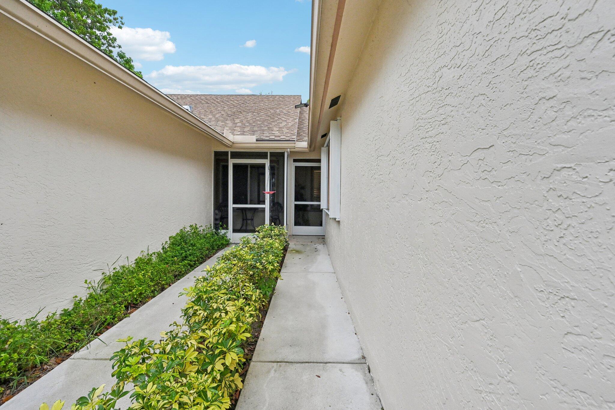 LANTERN WALK 2 - Residential