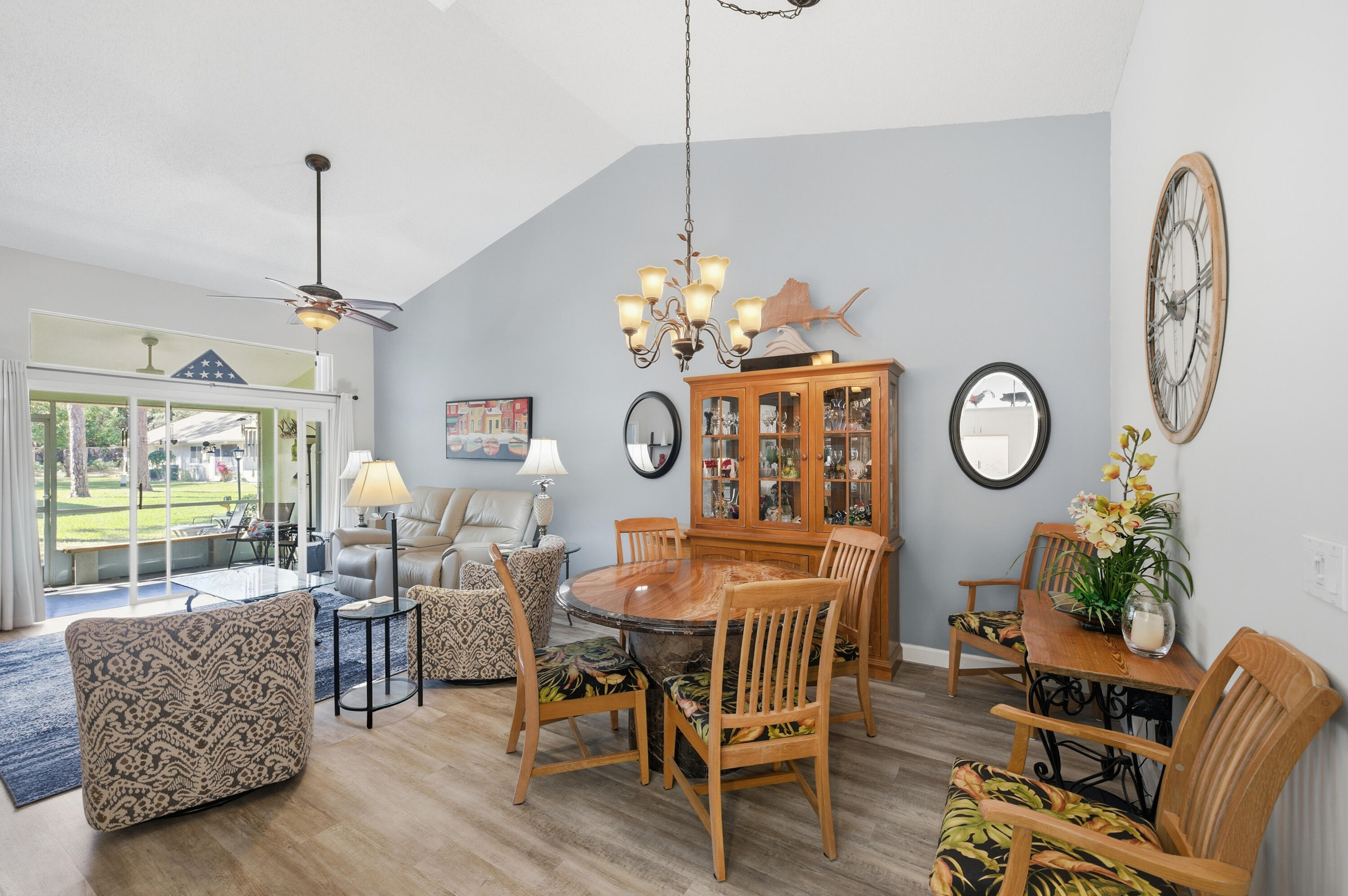 LANTERN WALK 2 - Residential