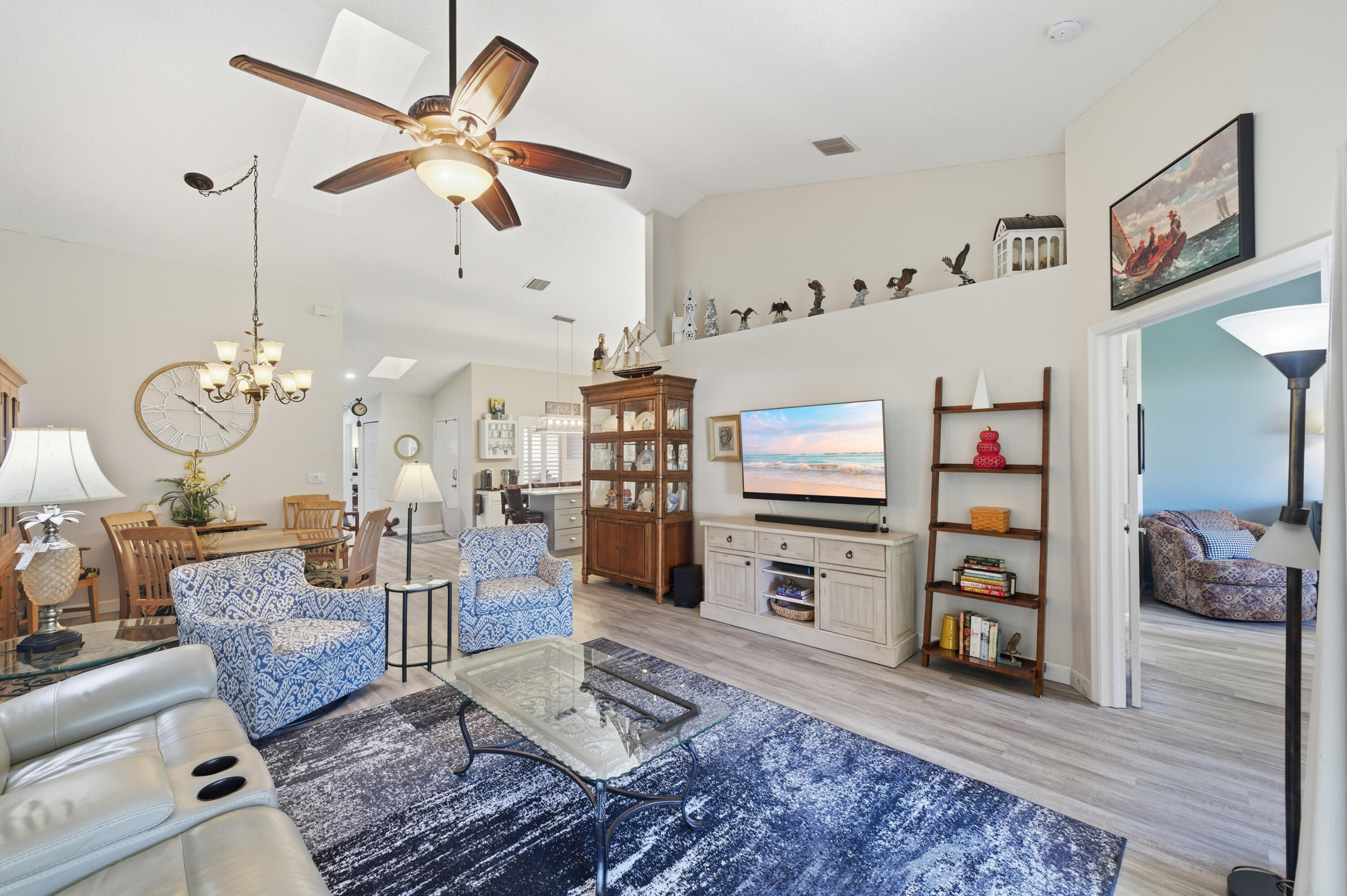 LANTERN WALK 2 - Residential