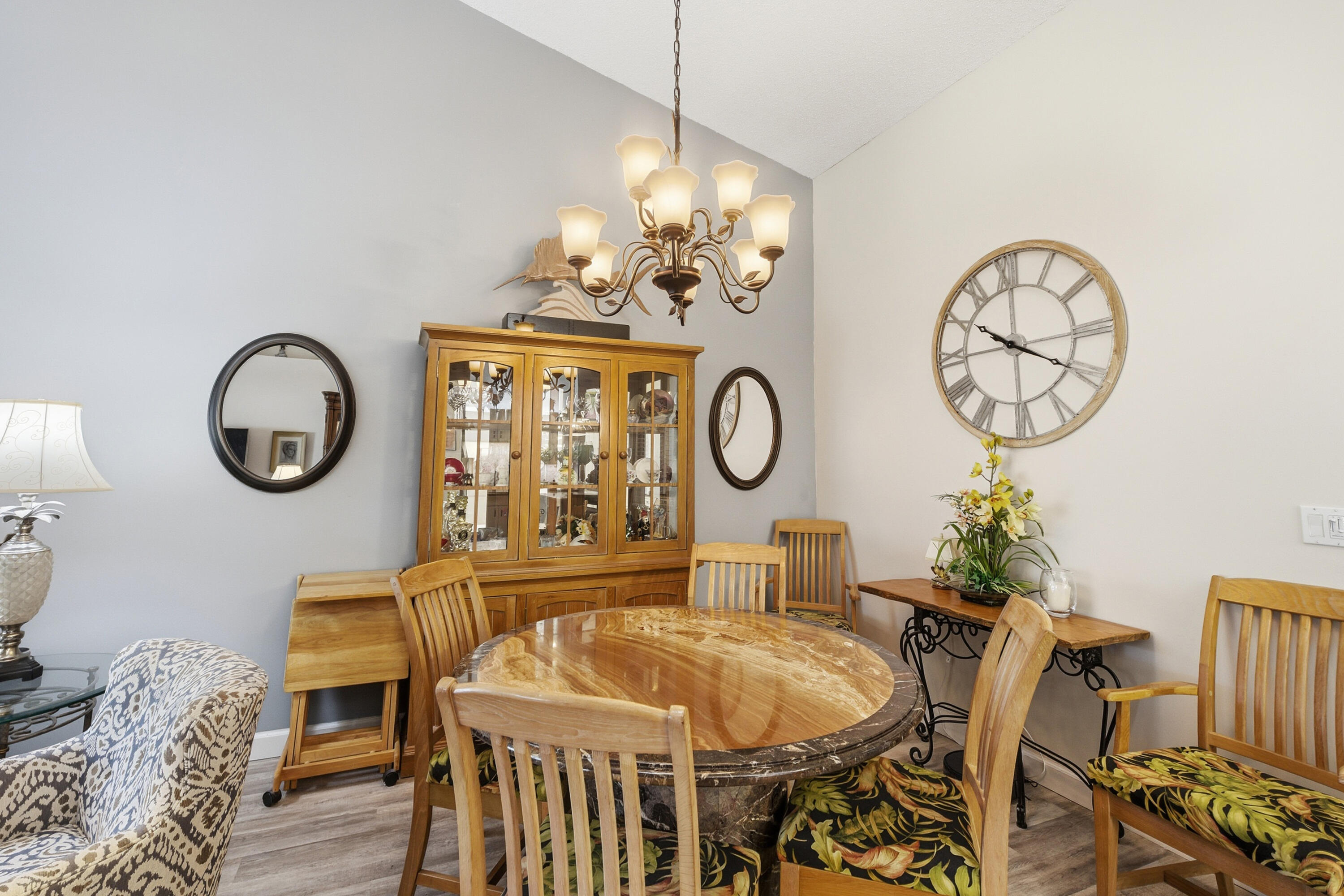 LANTERN WALK 2 - Residential