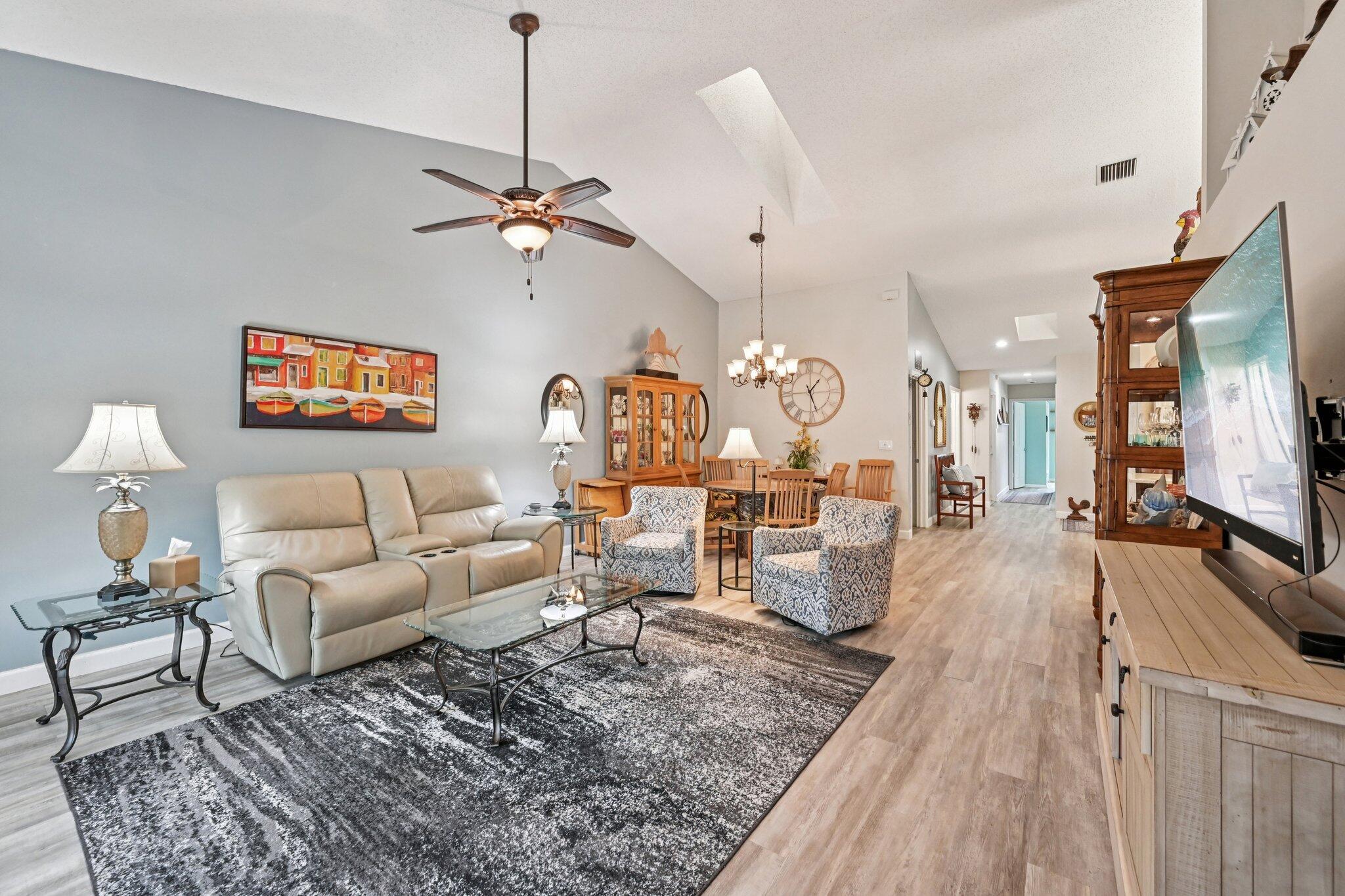 LANTERN WALK 2 - Residential