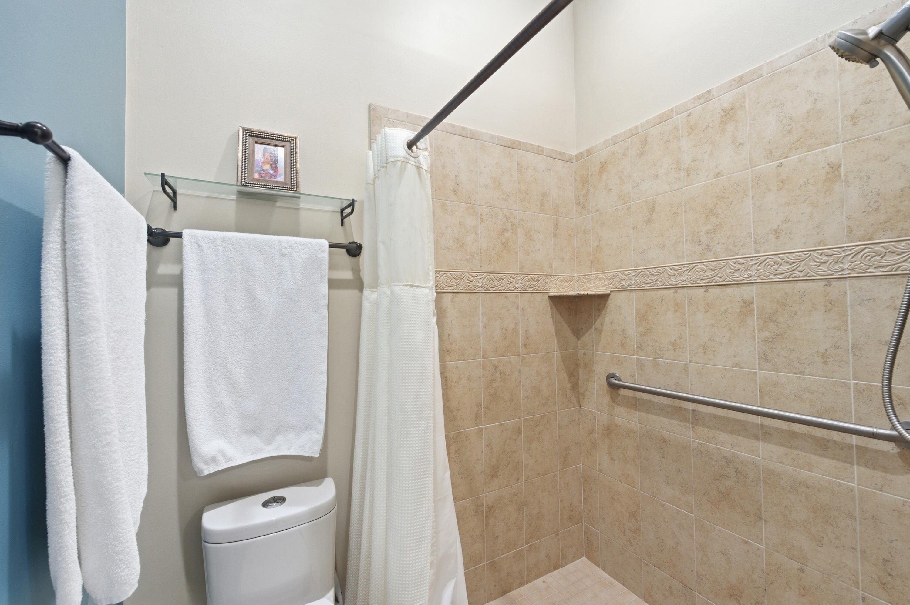 LANTERN WALK 2 - Residential