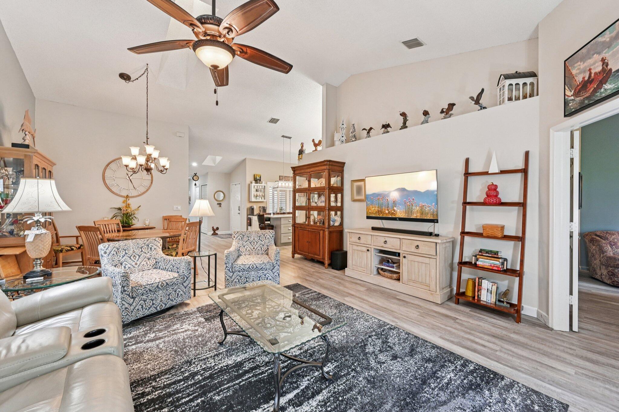 LANTERN WALK 2 - Residential