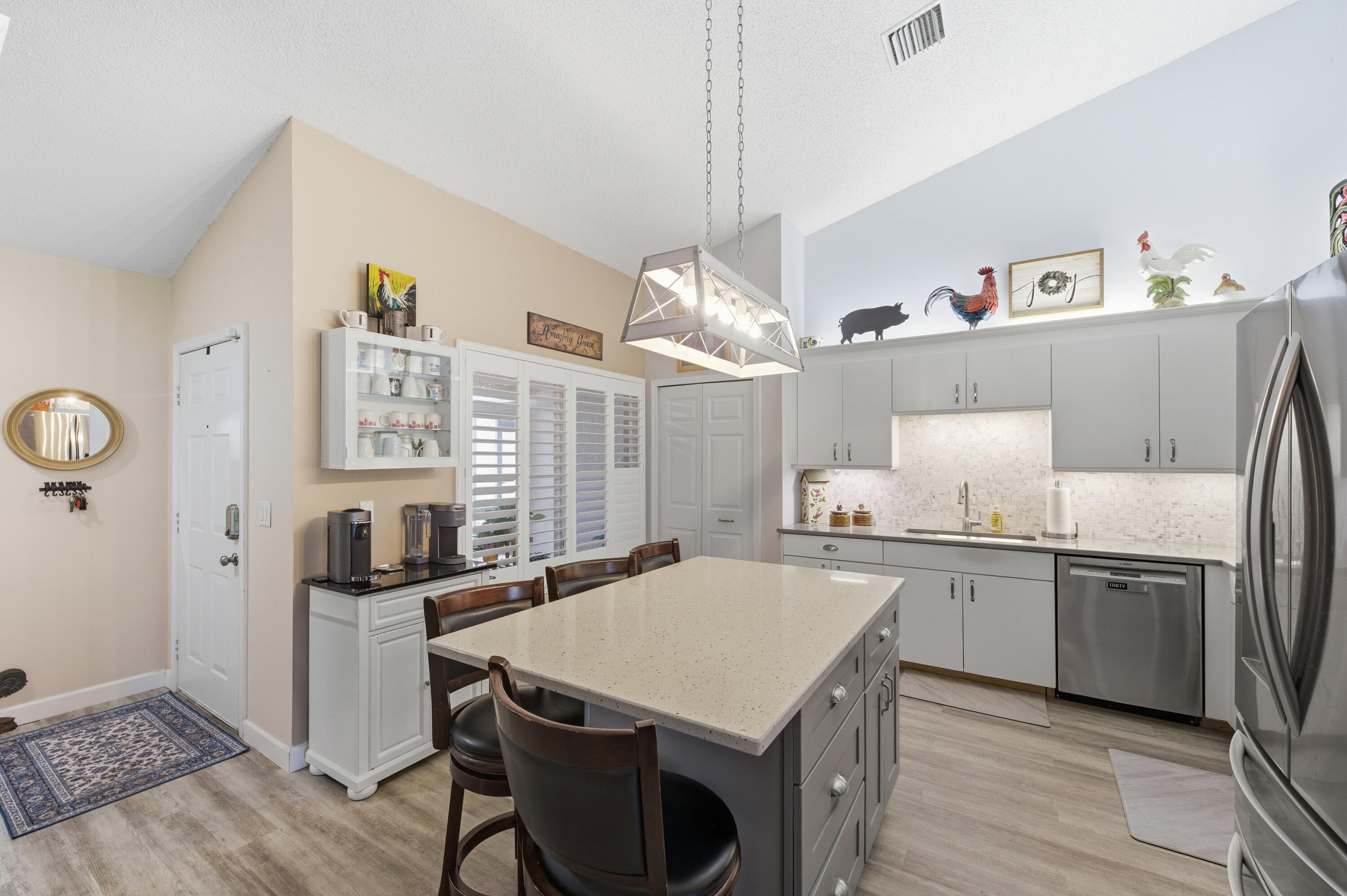 LANTERN WALK 2 - Residential