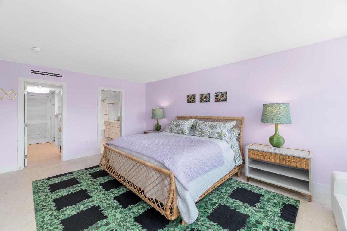 CARLYLE HOUSE CONDO - Residential