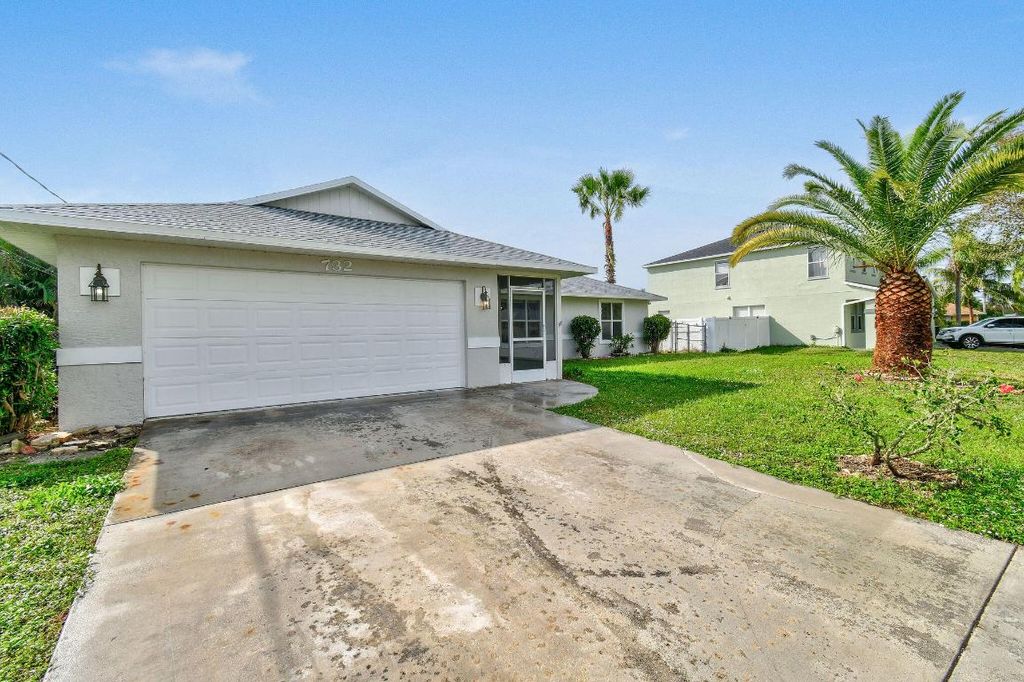 Photo of 732 SW Dalton Circle, Port Saint Lucie, FL 34953 (MLS # R10951430)