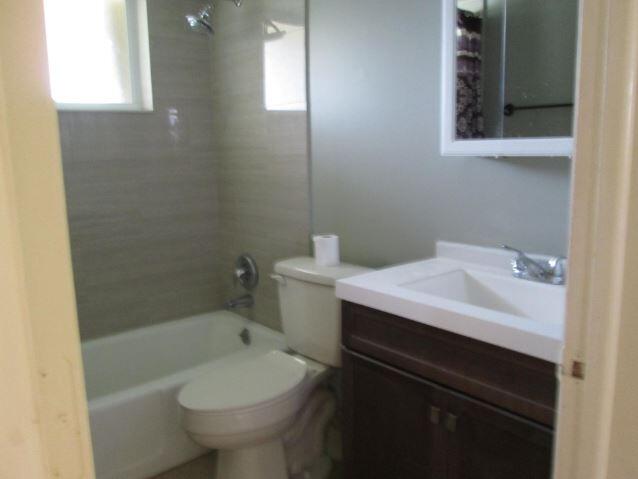 LIGHTHOUSE POINT ESTATES - Residential Lease
