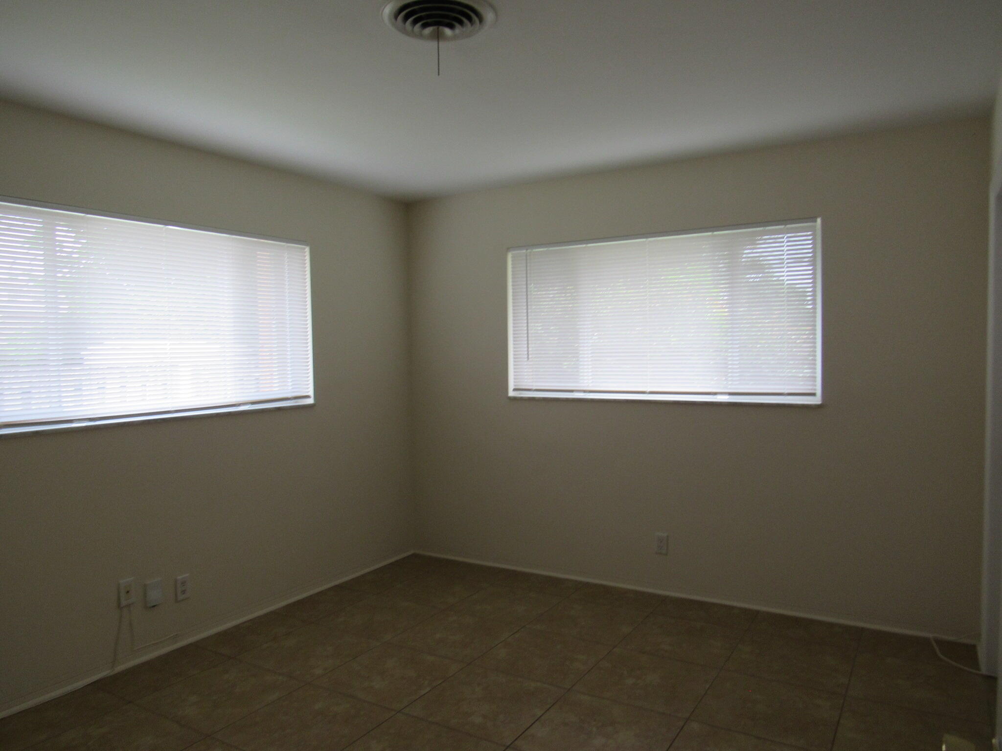 LIGHTHOUSE POINT ESTATES - Residential Lease