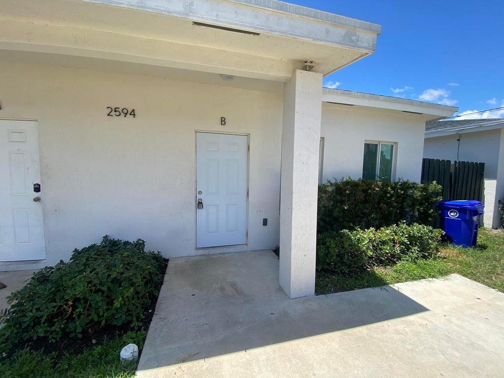 Photo of 2594 NW 20TH Street #B, Fort Lauderdale, FL 33311 (MLS # B26056362)