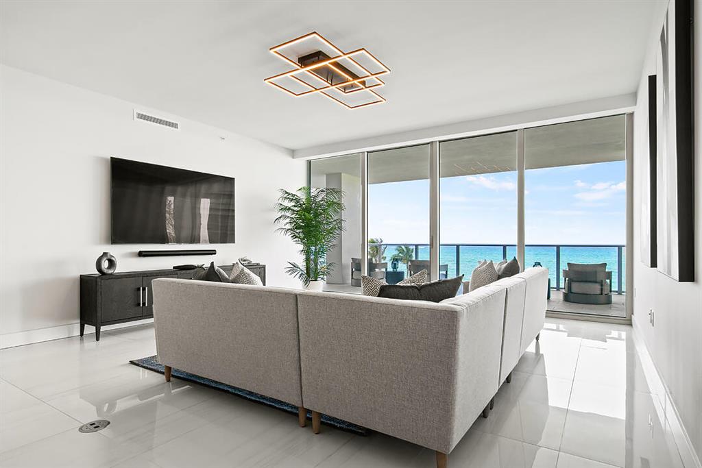 5000 NORTH OCEAN - Residential