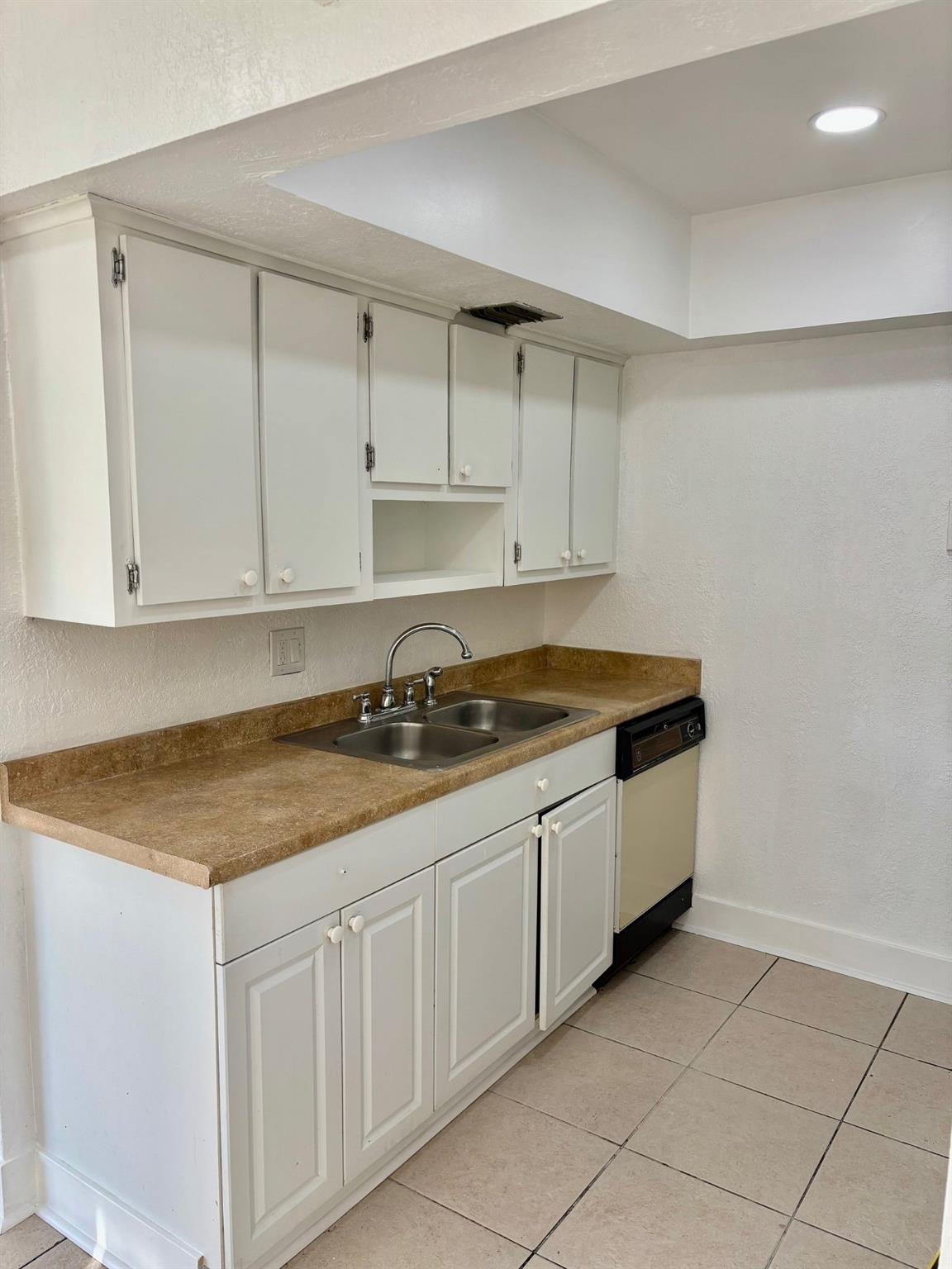 HABITAT II CONDO - Residential