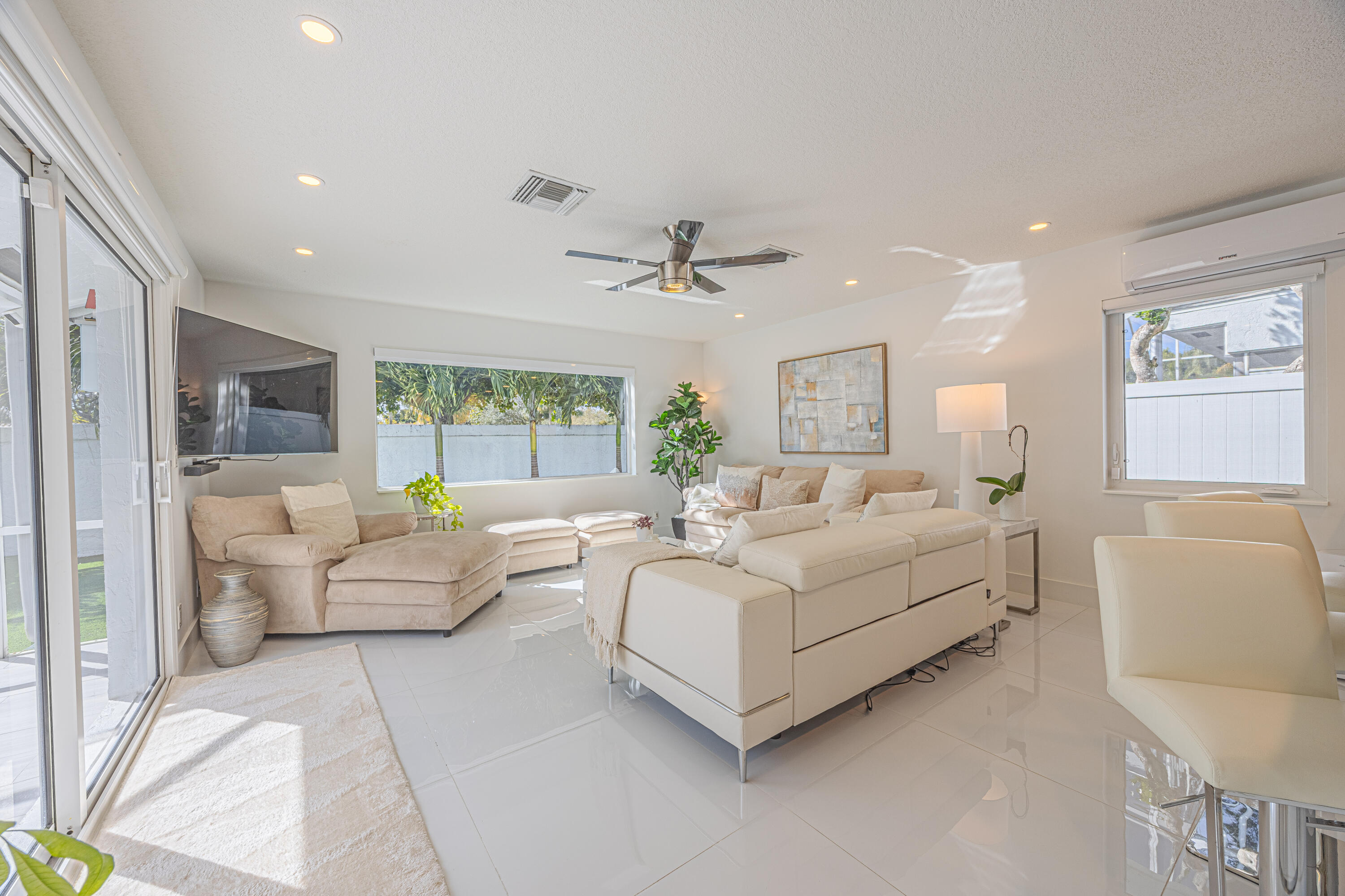 L'ERMITAGE OF BOCA - Residential Lease