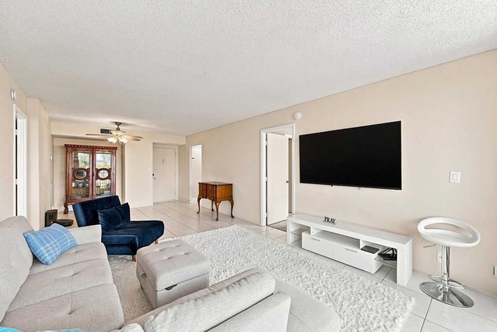 Photo of 531 N OCEAN Boulevard #505, Pompano Beach, FL 33062 (MLS # B26078866)