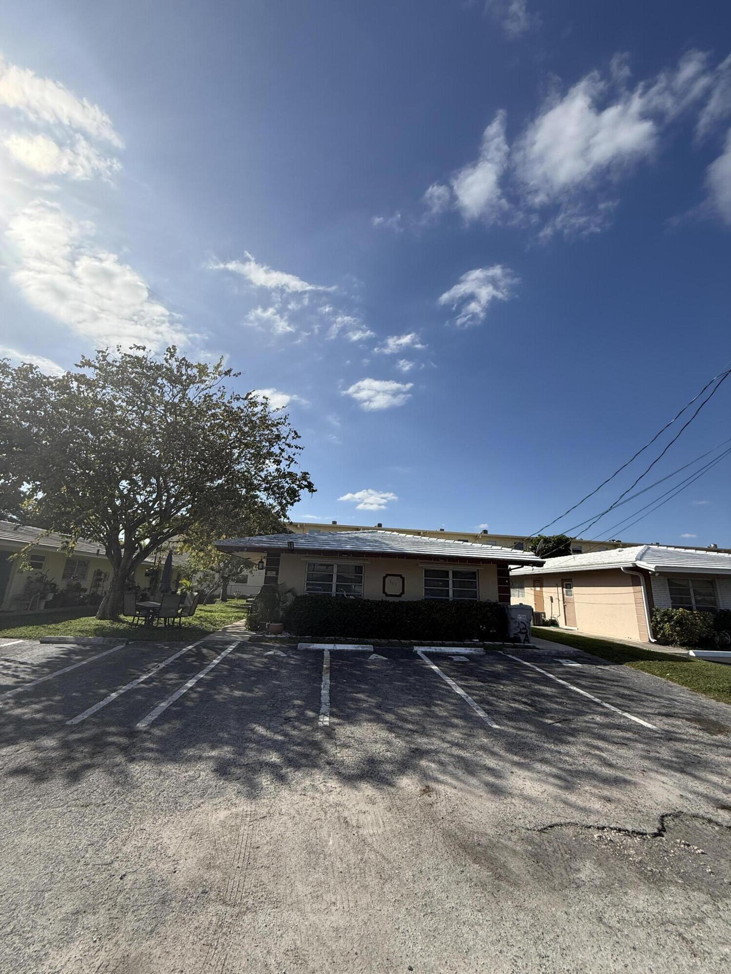 OCEAN DRIVE ESTATES - Residential Lease