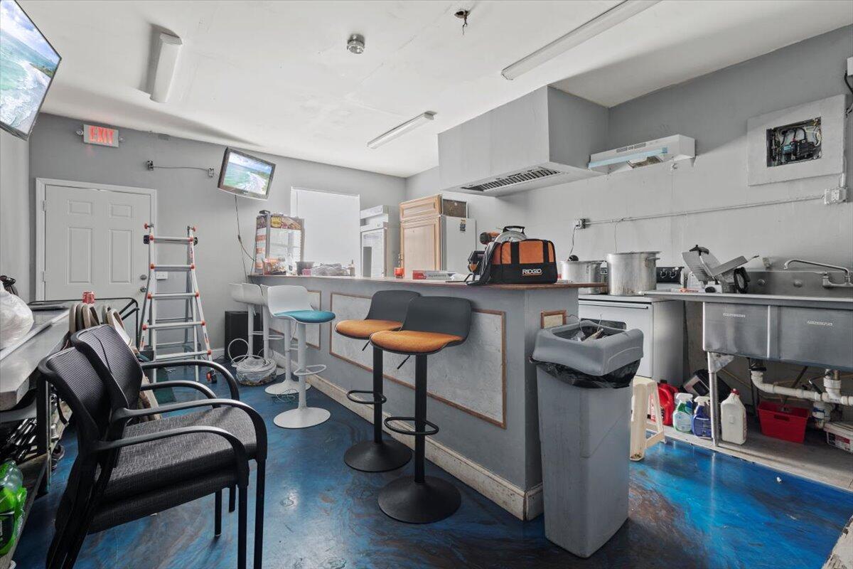 FRESHWATER 11TH & 12TH AV - Commercial Sale