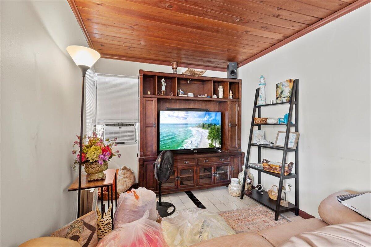 FRESHWATER 11TH & 12TH AV - Commercial Sale