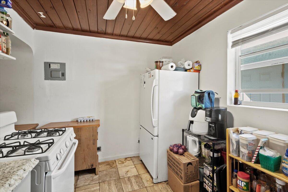 FRESHWATER 11TH & 12TH AV - Commercial Sale