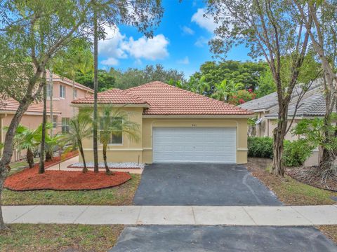 941 Bluewood Ter Weston FL 33327