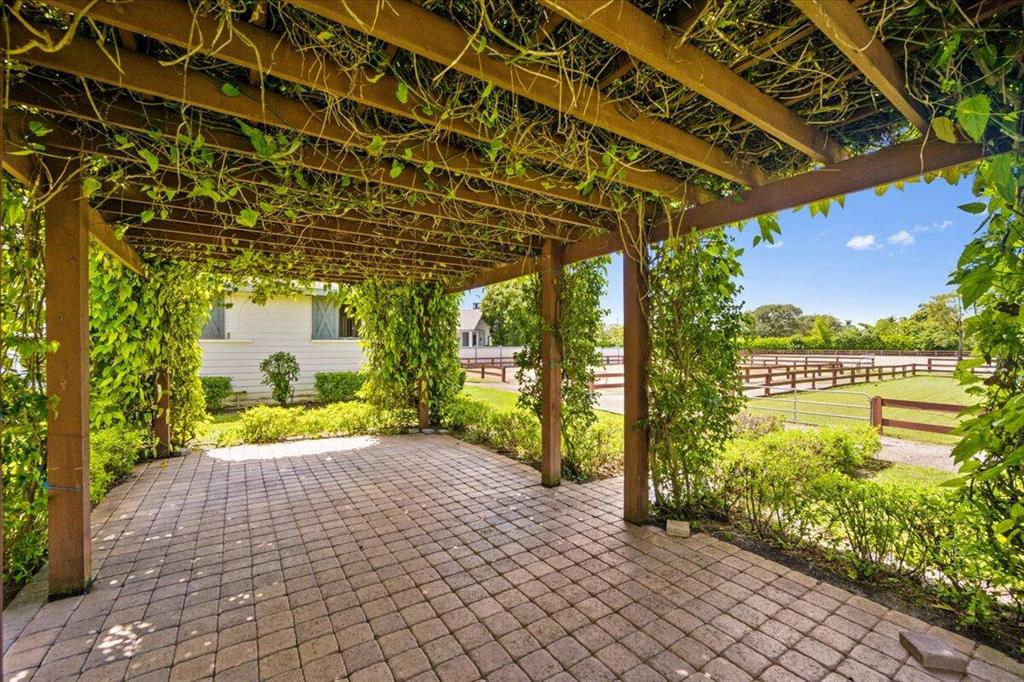 SADDLE TRAIL PARK OF WELL - Residential