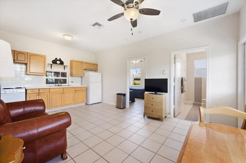 SADDLE TRAIL PARK OF WELL - Residential