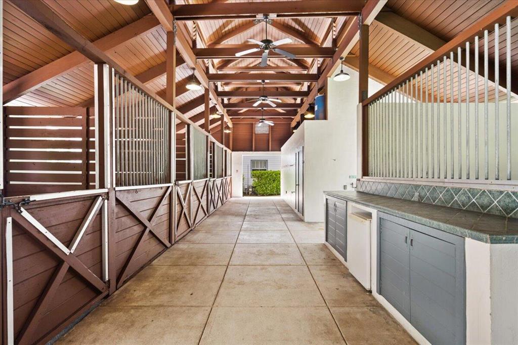 SADDLE TRAIL PARK OF WELL - Residential