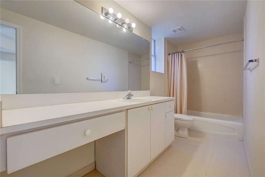 The Courts at Doral Isles - Residential