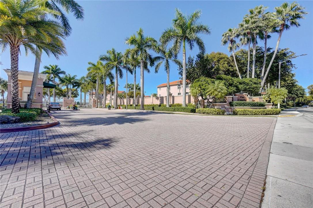 The Courts at Doral Isles - Residential