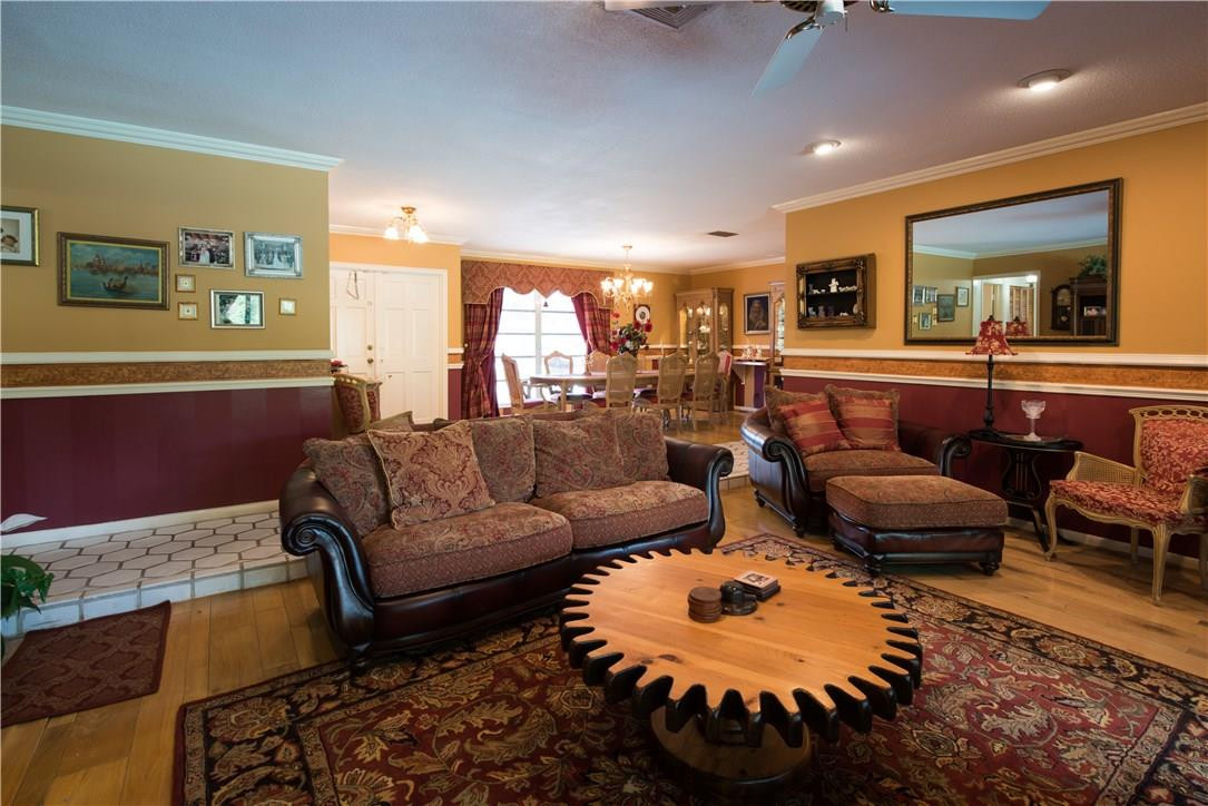New Orleans Villas 81-21 - Residential