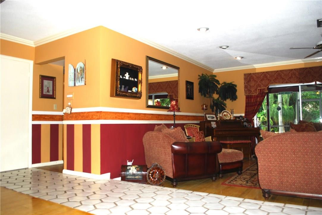 New Orleans Villas 81-21 - Residential