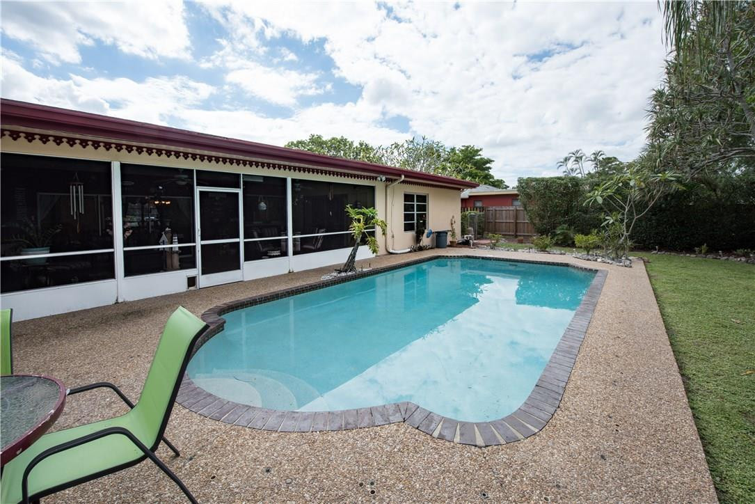 New Orleans Villas 81-21 - Residential